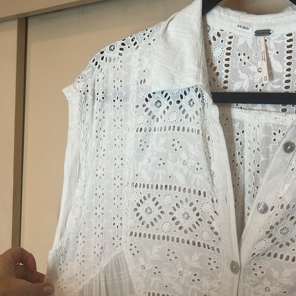 Free People White Lace Maxi Dress / size XS preowned cap sleeves - Picture 5 of 10